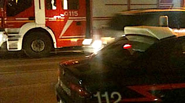 Furgone in fiamme nella notte: indagini dei Carabinieri