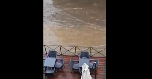 Maltempo, un fiume d'acqua per le vie di Ozieri | VIDEO