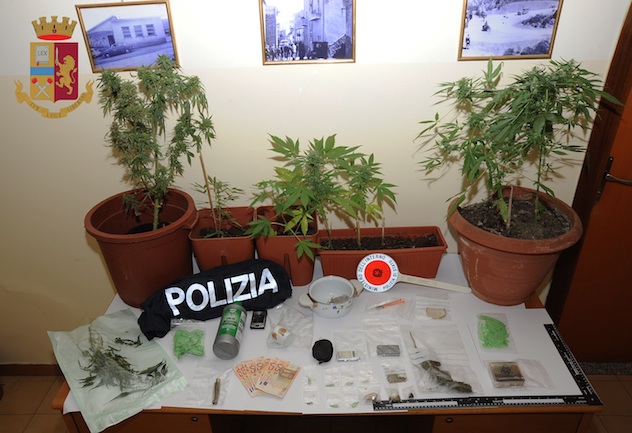 Eroina e marijuana in casa: arrestato 56enne