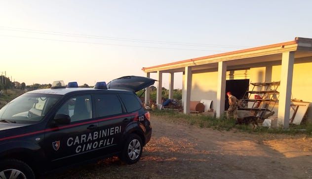 Blitz all'alba dei Carabinieri: 14 misure restrittive per traffico di droga