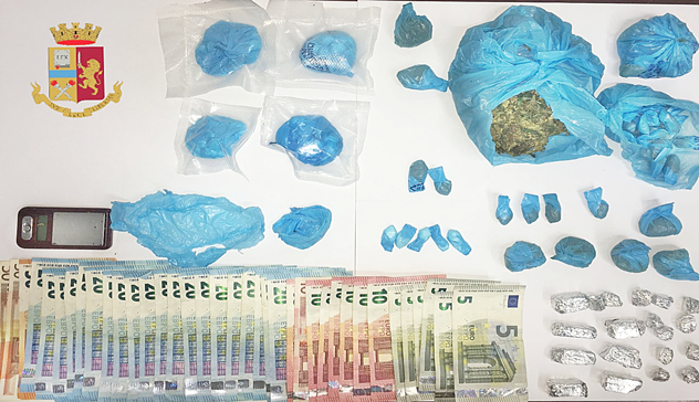 Cocaina e hashish, nei guai pusher a Frutti D’Oro: arrestato