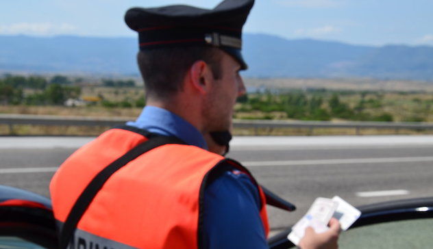Guida senza patente: 25enne denunciato dai Carabinieri