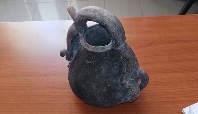 Un vaso di terracotta di epoca nuragica ritorna a Torralba