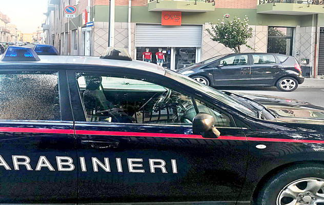  Furto da Ovs Kids, i ladri portano via il registratore di cassa: indagano i Carabinieri