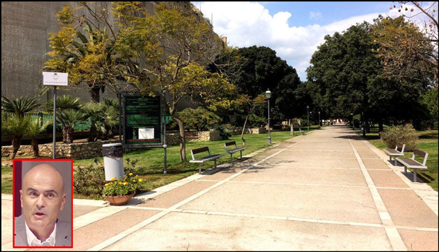 Giardini pubblici invasi dalle zanzare e in balia dei vandali: “Il Comune intervenga e subito”