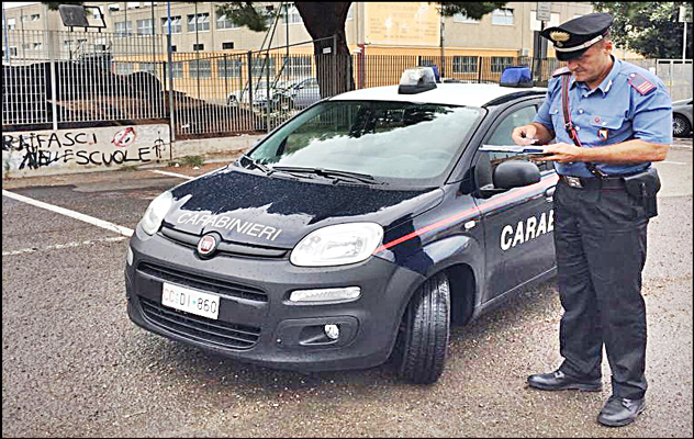 Scooter non in regola, pregiudicato minaccia i Carabinieri di darsi fuoco: arrestato