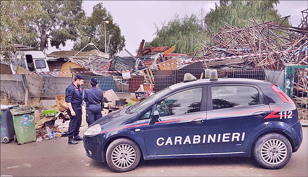   Al campo nomadi una discarica di rifiuti pericolosi: sul posto i Carabinieri