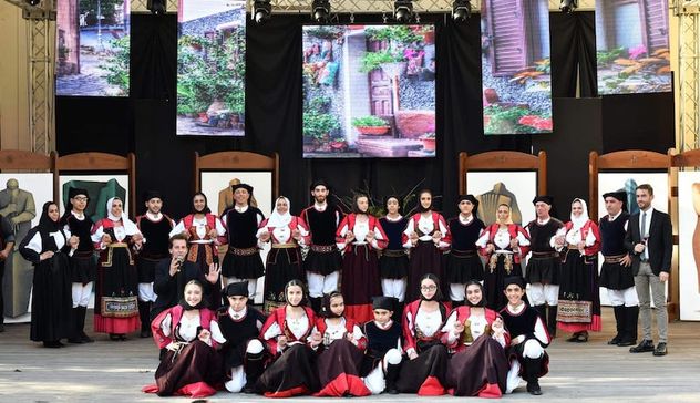 Grande successo di Autunno in Barbagia. Il Gruppo Folk Pro loco “Saludos” di Nuoro trionfa al Festival Regionale del Folklore