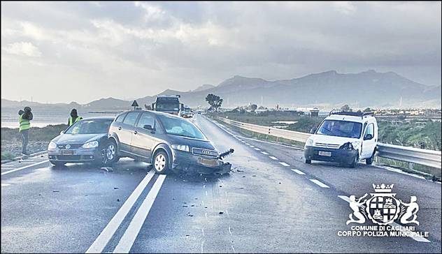 Scontro frontale sulla Sulcitana, tre automobilisti feriti