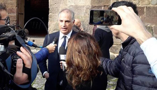 Continuità territoriale. Mauro Pili: «Alitalia e compagni ricattano la Sardegna»