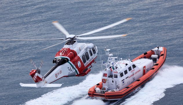 Marinaio con gamba fratturata a largo dell’Isola di Sant’Antioco: interviene l’elicottero della Guardia Costiera 