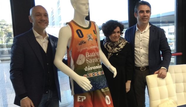 Ecco la maglia special edition della Dinamo Banco di Sardegna