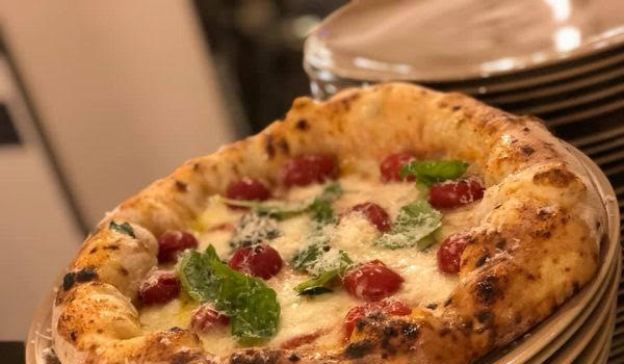 Il mondo della pizza con i pastori sardi: pecorino ed eccellenze casearie made in Sardegna nei menù