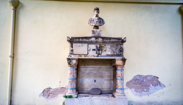 Sarà restaurata la tomba del canonico Giovanni Spano