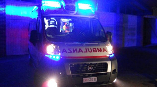 Drammatico incidente a Sassari: muore 27enne, tre bimbi feriti