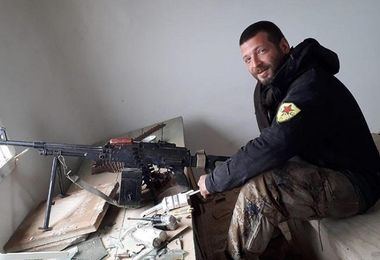 Italiano ucciso dall'Isis in Siria: combatteva coi curdi contro i jihadisti
