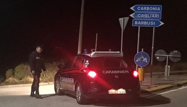Ubriaco scappa dai Carabinieri e provoca un incidente