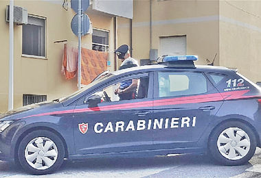 Pizzaiolo mette in fuga una baby rapinatrice rom con una pala: arrestata