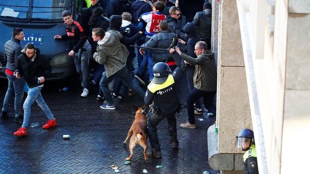 Champions League. Scontri polizia-tifosi ad Amsterdam: fermati 120 tifosi juventini