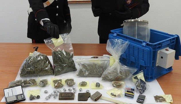 Trovato con hashish e marijuana: arrestato 34enne