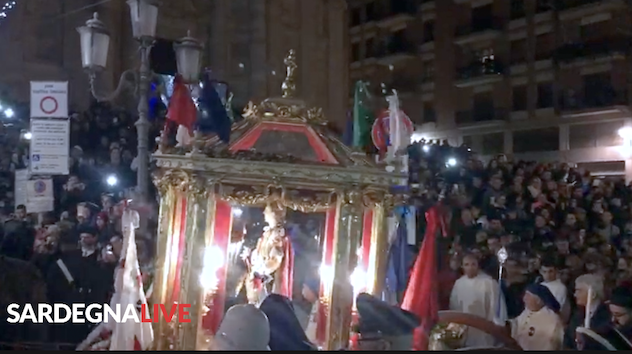 Cagliari scioglie il voto: Sant'Efisio è ritornato nella chiesa di Stampace. VIDEO