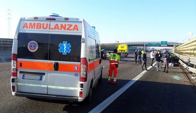 Schianto in autostrada: muore 21enne di Olmedo