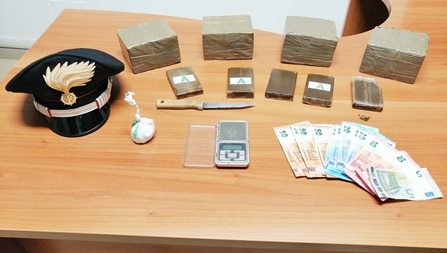 Arresto per droga al Cep, i Carabinieri scoprono un pusher 25enne. Recuperati oltre 4 chili di hashish