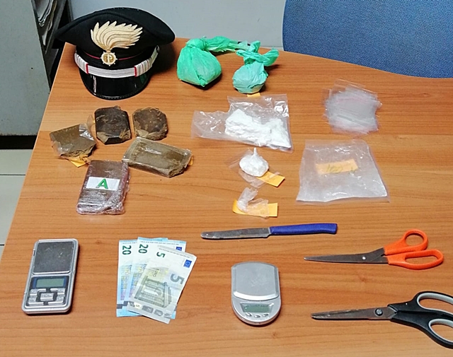 Minorenne sorpreso con oltre mezzo kg di droga: arrestato dai Carabinieri