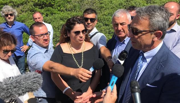 Posidonia. Il ministro Costa ad Alghero: sopralluogo nei siti di stoccaggio | VIDEO