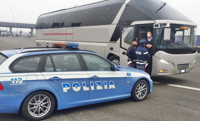 Controlli a raffica su bus e camion pesanti, scatta l’operazione “Truck and bus” della Polizia Stradale in Sardegna