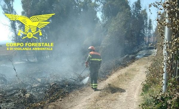 Incendio a Teulada, riprese le operazioni di spegnimento