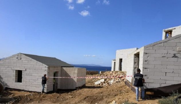 Sigilli a una villa in costruzione sull'isola di Tavolara