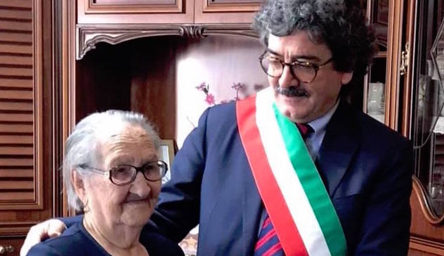 Osini festeggia i cento anni di zia Battistina Piras