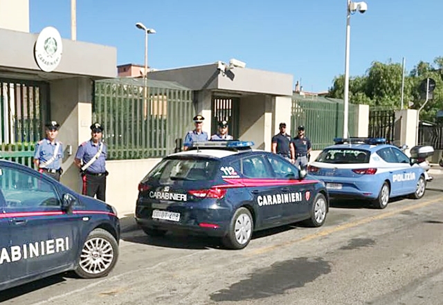 Sorpresi a rubare nei locali di una cooperativa sociale per bimbi e anziani, arrestati dai Carabinieri
