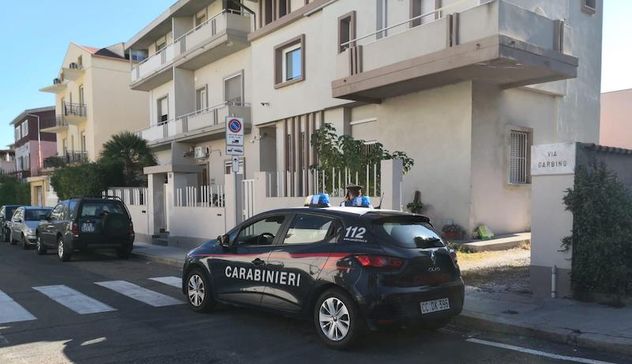 Carabiniere libero dal servizio arresta una ladra d’appartamenti