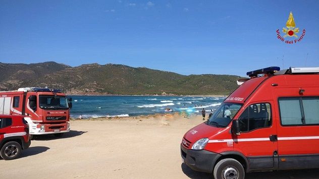 Surfista scomparso a Porto Ferro, forze dell'ordine in azione