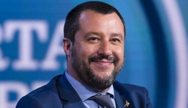 Malore in aeroporto: Salvini in ospedale