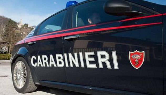 Ruba l'auto a un 63enne: giovane arrestato dai carabinieri