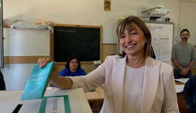In Umbria trionfa il centrodestra con Tesei, il candidato del centrosinistra si ferma al 37,5%