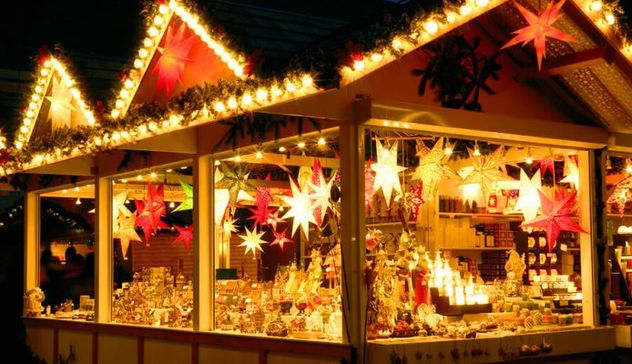 Le atmosfere del Natale ai mercatini di Anela: esposizioni, degustazioni, musica e maschere tradizionali