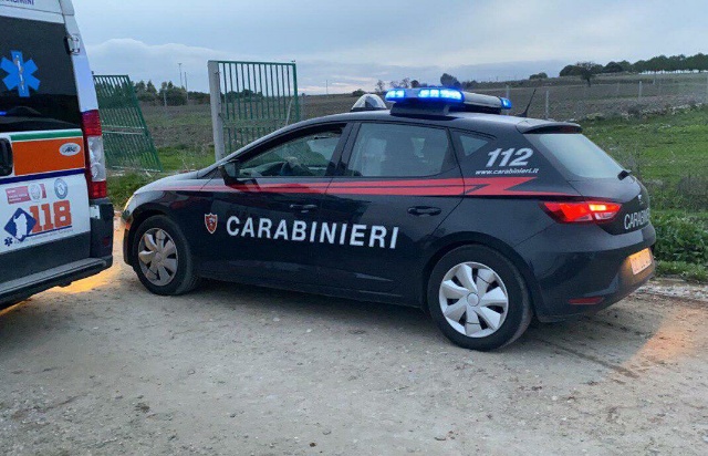 Agricoltore trovato morto su un trattore, sul posto i Carabinieri 