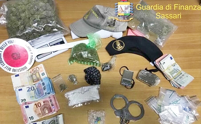 Fidanzati spacciatori arrestati dai Finanzieri: in casa avevano cocaina, ecstasy e hashish