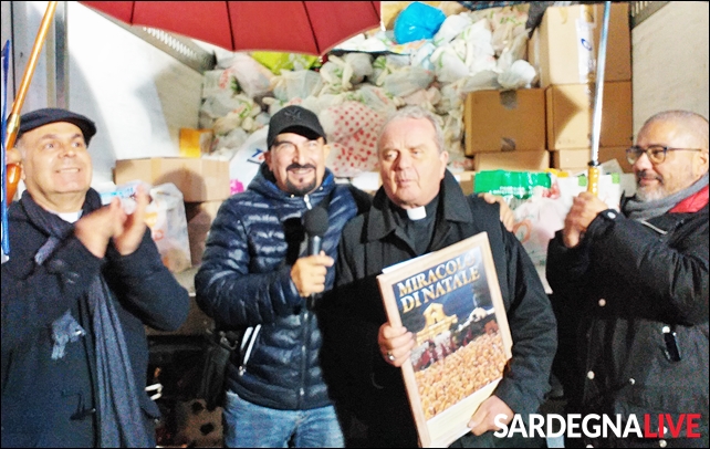Gennaro Longobardi e il Miracolo di Natale: “La pioggia non ha fermato la solidarietà della gente, raccolte tonnellate di generi alimentari per i poveri”. VIDEO