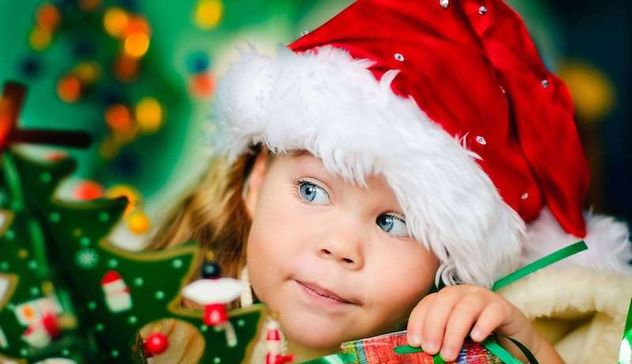 “A pitzinnu mi torro”: il Natale di Ollolai dei bambini si colora di musica e danze con i bambini di tutta la Sardegna