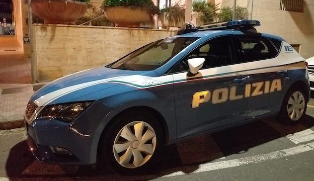 Cagliari. La Polizia sgombera uno stabile di Viale la Playa dagli abusivi