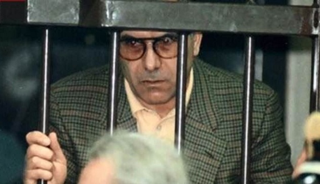 Il superboss mafioso Bagarella morde un agente a Sassari