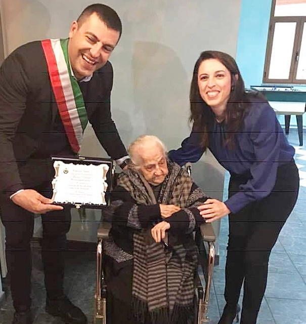 Tanti auguri alla nonnina del paese: Maria Aresti compie 108 anni