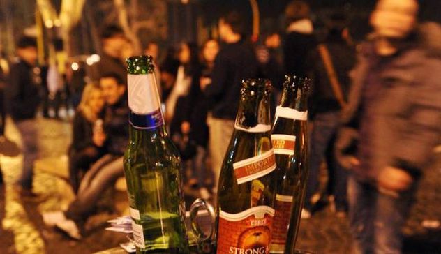 Vendita di alcolici a minorenni, chiuso per trenta giorni un locale a Sassari