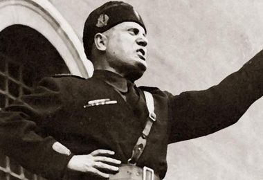 Mussolini resta cittadino onorario di Salò, respinta la mozione di revoca