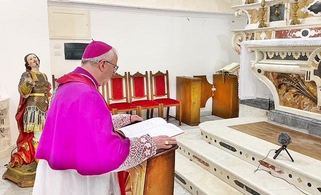 Coronavirus,  Monsignor Baturi davanti a Sant’Efisio: “Liberaci dai pericoli del contagio”